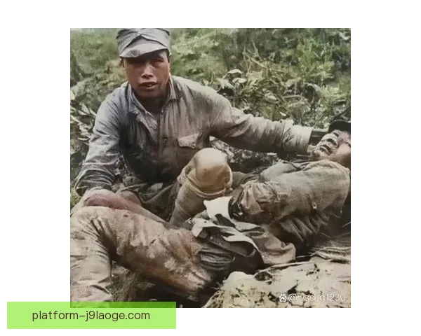 曼丹达老当益壮坚守雷恩城门彰显不屈精神传奇故事